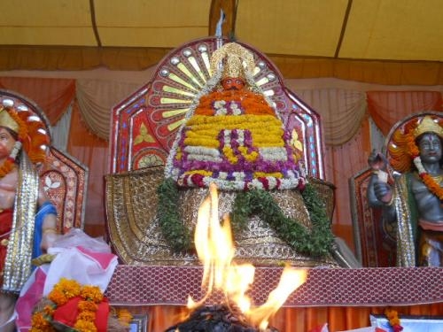 http://images.adeex.in/2011/06/19/sai-sandhya-amp-bhajan-sandhya_a46b4150c_3.jpg