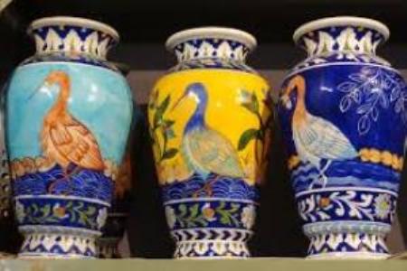 We made blue pottery handicrafts products for indians in many designs and many sizes.