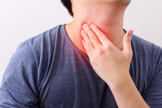 Thyroid symptoms | hyperthyroidism | hypothyroidism - lifezeep